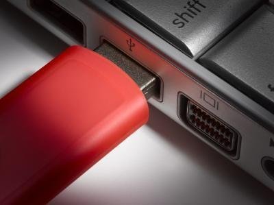 8 cách dùng USB siêu đẳng như điệp viên