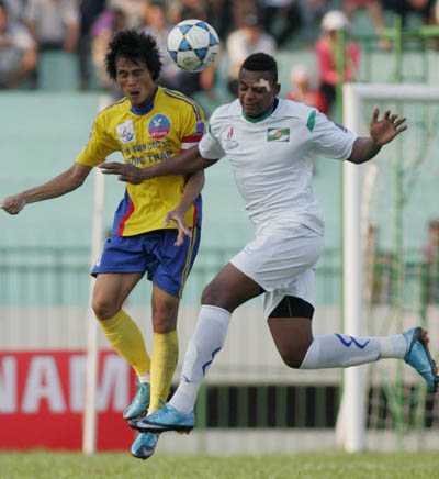 Vòng 8 V-League: CSĐT 2-2 SLNA. Chủ nhà đánh rơi chiến thắng