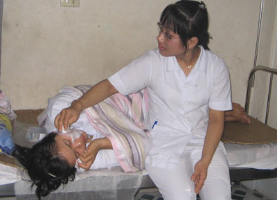 Nữ bác sĩ, y tá bị tấn công bằng hơi cay tại bệnh viện