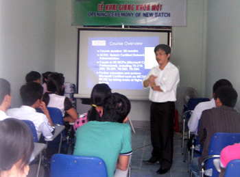 Nghean-Aptech khai giảng các khóa học mới trong tháng 5/2012.