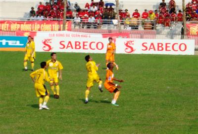 Quân khu 4 - M.Nam Định (3-2): Đẳng cấp ngoại binh