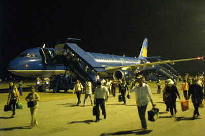 Vietnam Airlines thực hiện chuyến bay đêm đầu tiên