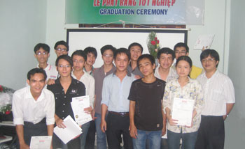 Nghean-Aptech khai giảng lớp Chuyên gia Quản trị hệ thống N1007K và trao bằng tốt nghiệp ACNA